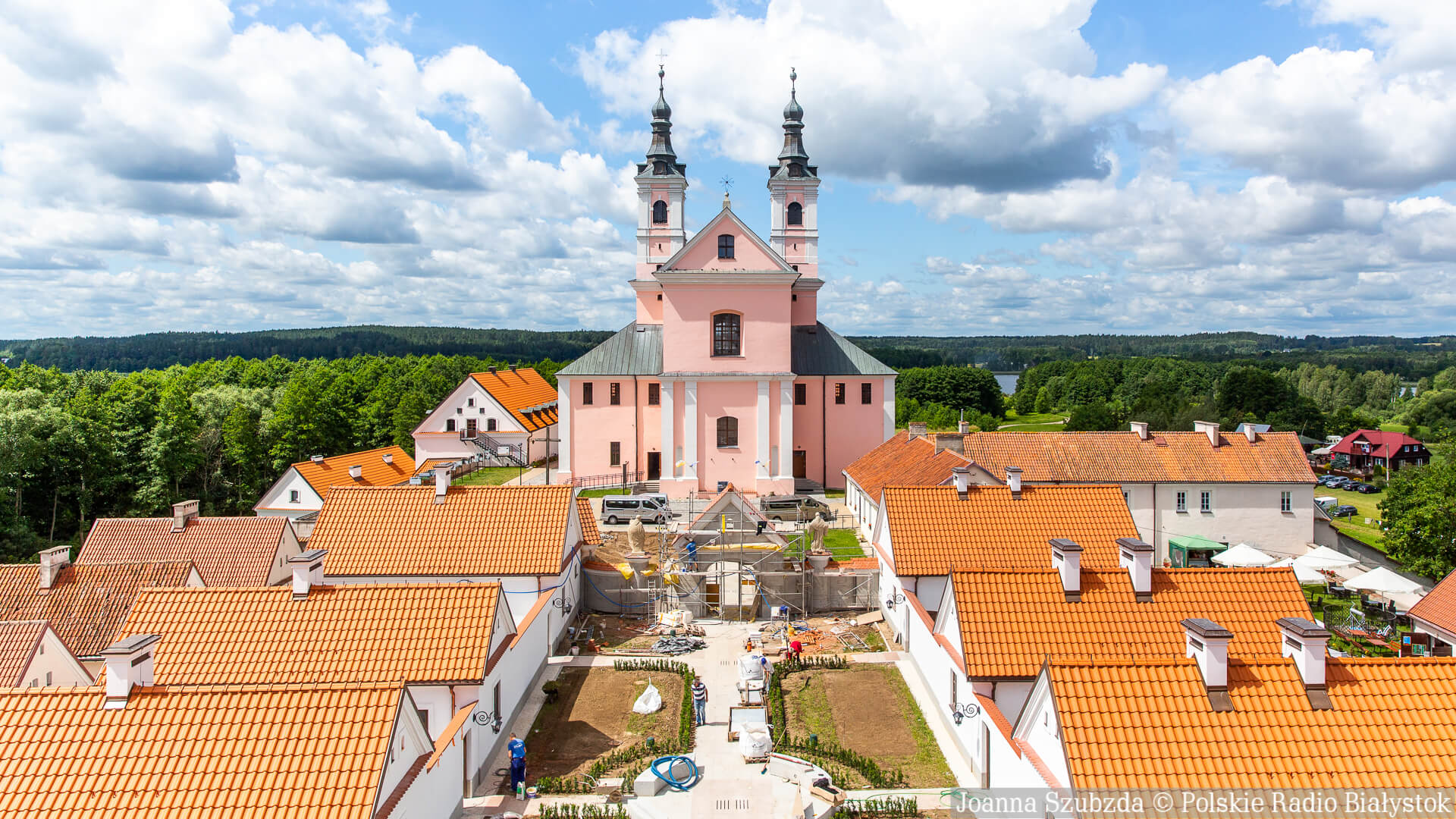 Ludowe granie i regionalne smaki. Festiwal Kultur w pokamedulskim klasztorze