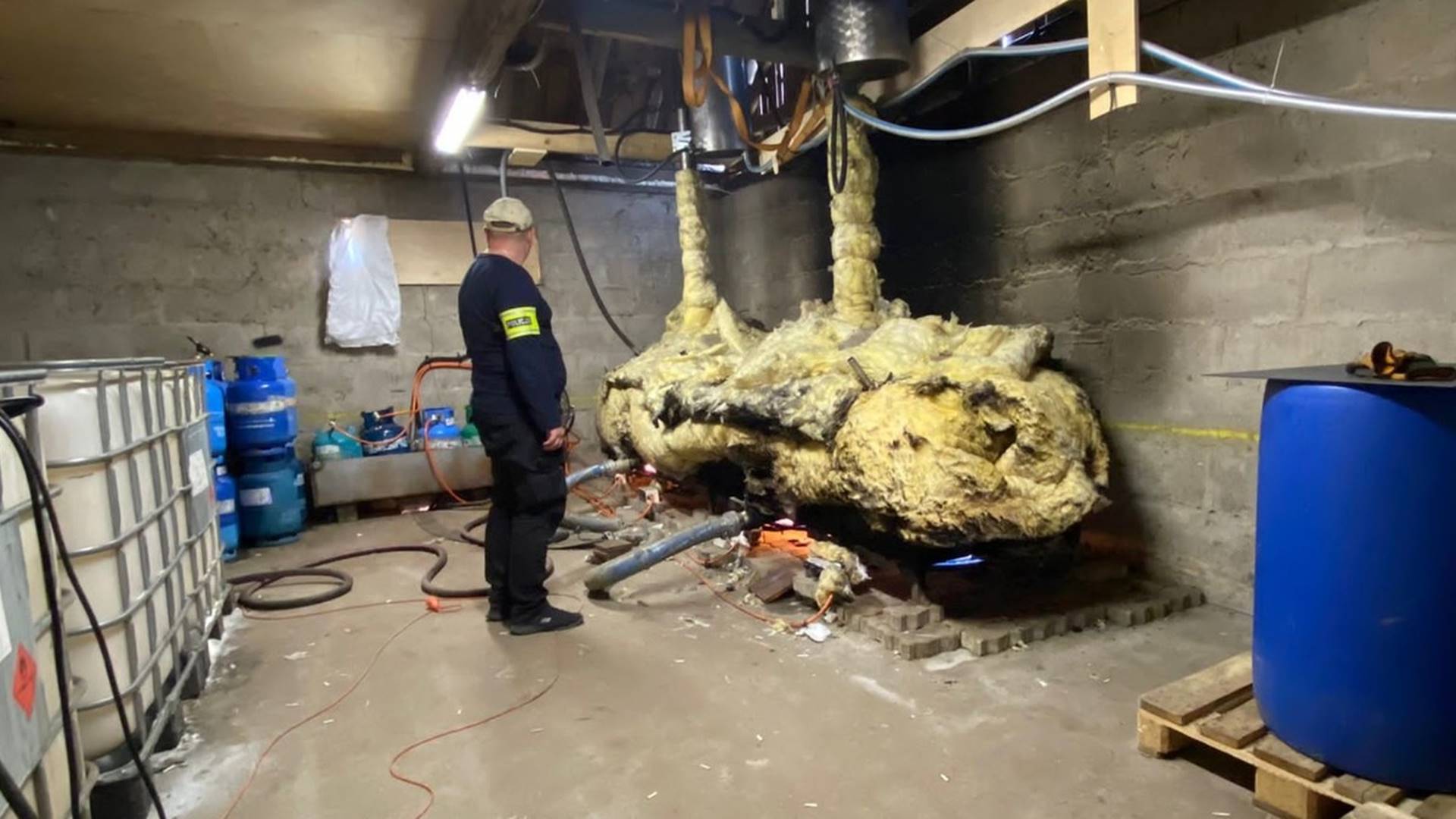 Policjanci zlikwidowali bimbrownię w okolicach Czarnej Białostockiej - znaleźli ponad 700 litrów nielegalnego alkoholu