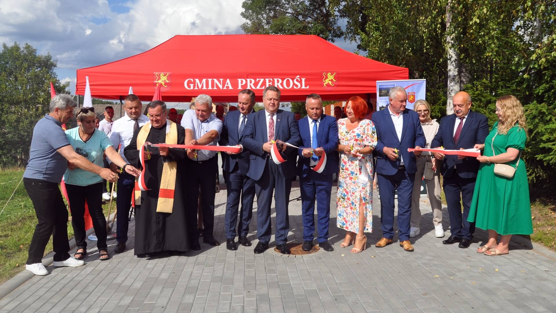 Turyści szybciej dojadą do wiaduktu w Stańczykach - w Przerosli otwarto nową drogę