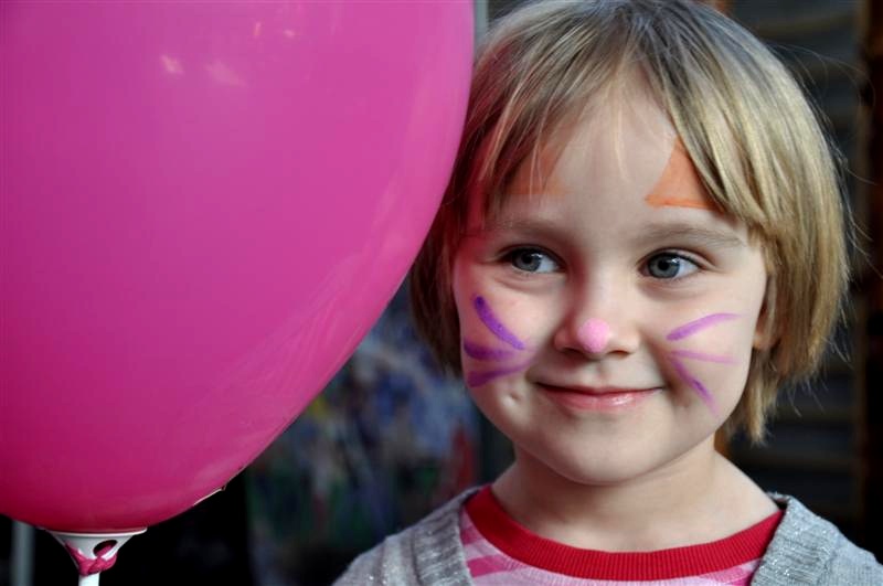 Królewny, smoki i krasnoludki – ulicami Grajewa przeszedł "Bajkowy Korowód"