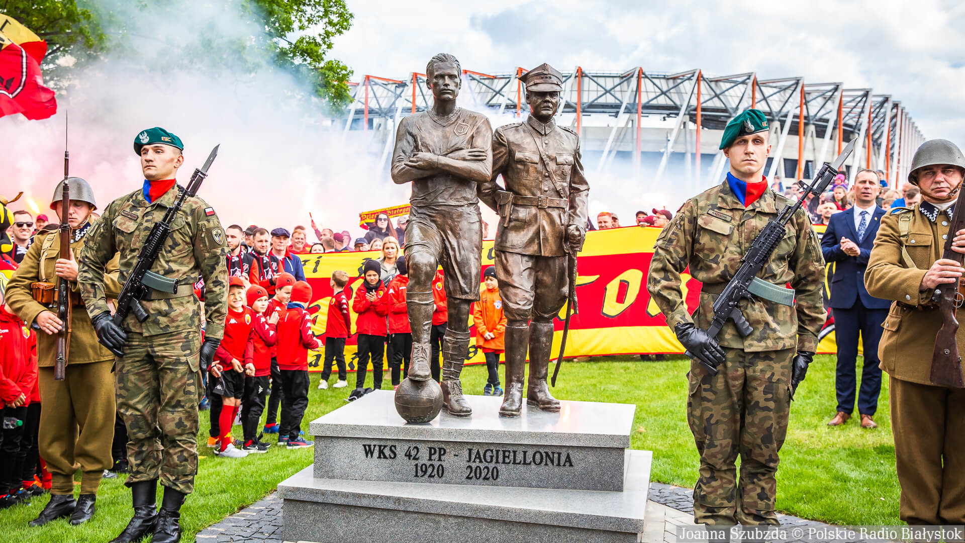 Odsłonięcie pomnika żołnierzy 42. Pułku Piechoty [zdjęcia]