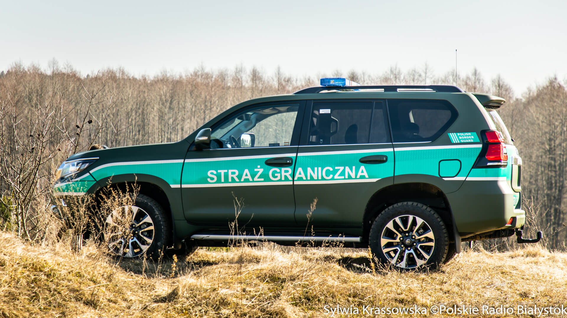 Pościg za kurierem w okolicach Narewki. 36-latek chciał staranować auto Straży Granicznej