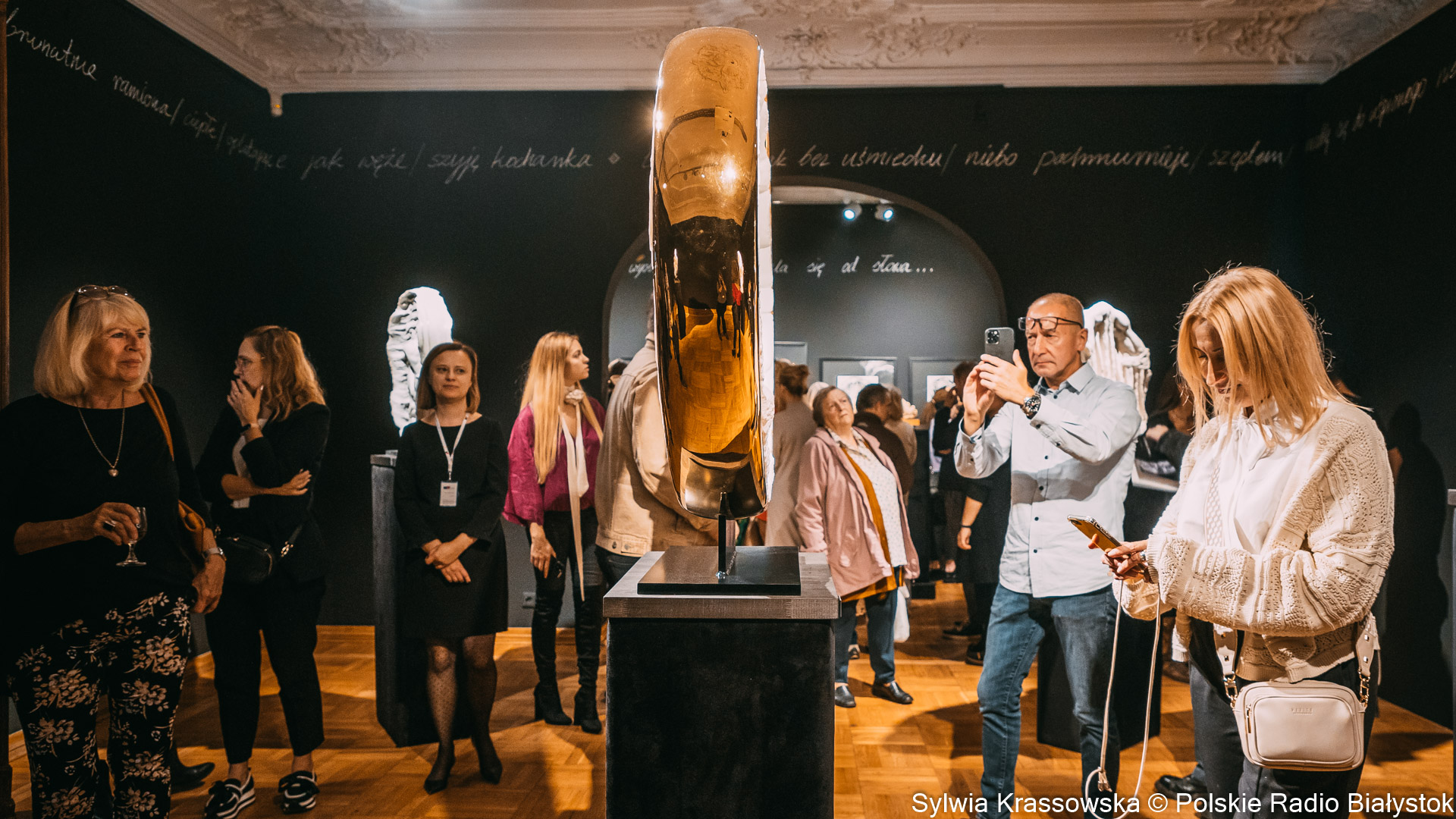 Wernisaż wystawy "W kręgu życia" Michała Jackowskiego w Muzeum Rzeźby Alfonsa Karnego [zdjęcia]