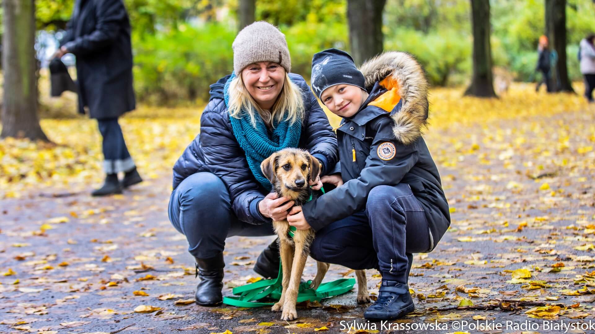 "Parada adopciaków" - właściciele i ich pupile przespacerowali się po białostockich Plantach [zdjęcia]