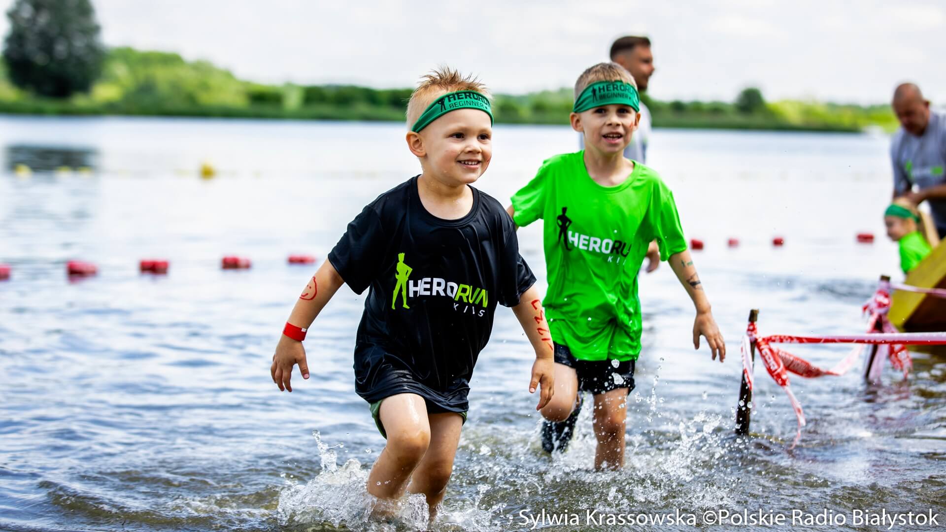 Około dwóch tysięcy młodych biegaczy wzięło udział w Hero Run Kids na białostockiej plaży Dojlidy [zdjęcia]