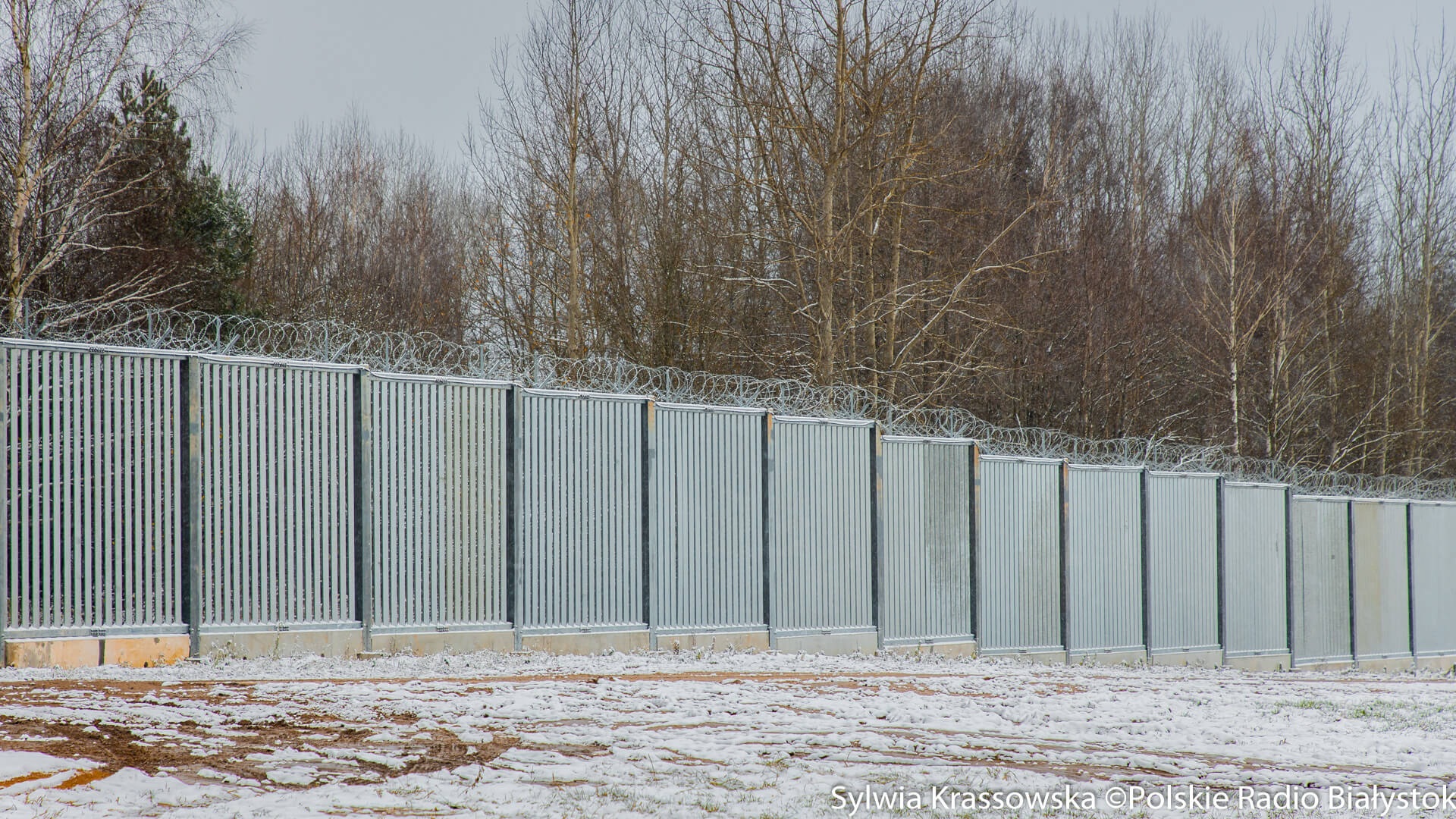 Dwie osoby podeszły do bariery na polsko-białoruskiej granicy - zapłaciły mandaty