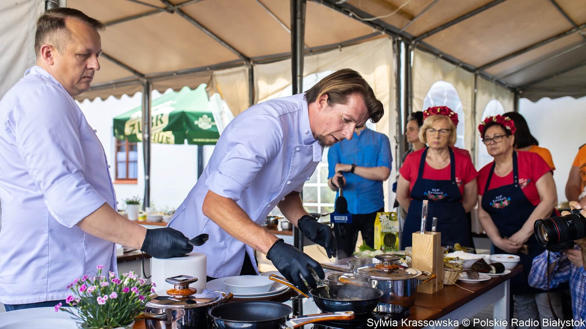 Warsztaty kulinarne z Karolem Okrasą w Tykocinie [zdjęcia]