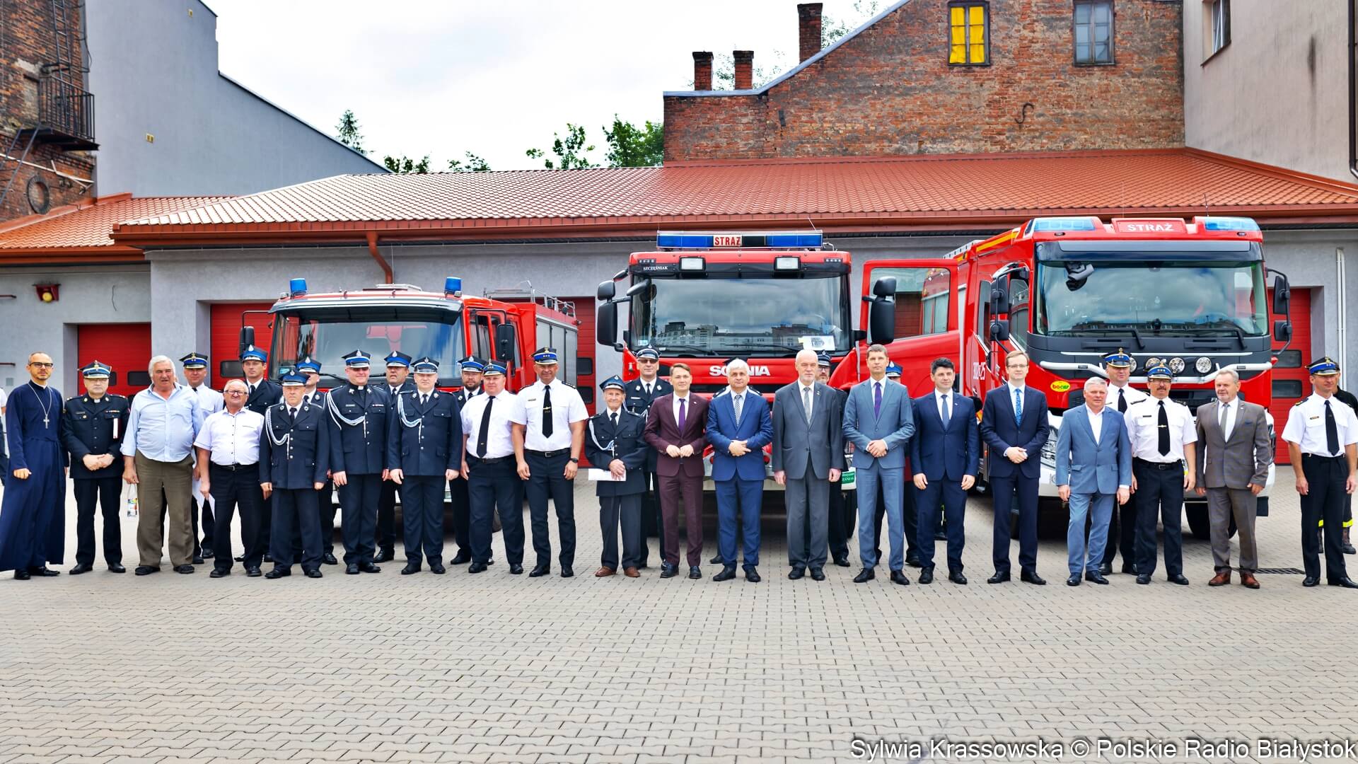 Przekazanie strażackich wozów do PSP i OSP [zdjęcia]