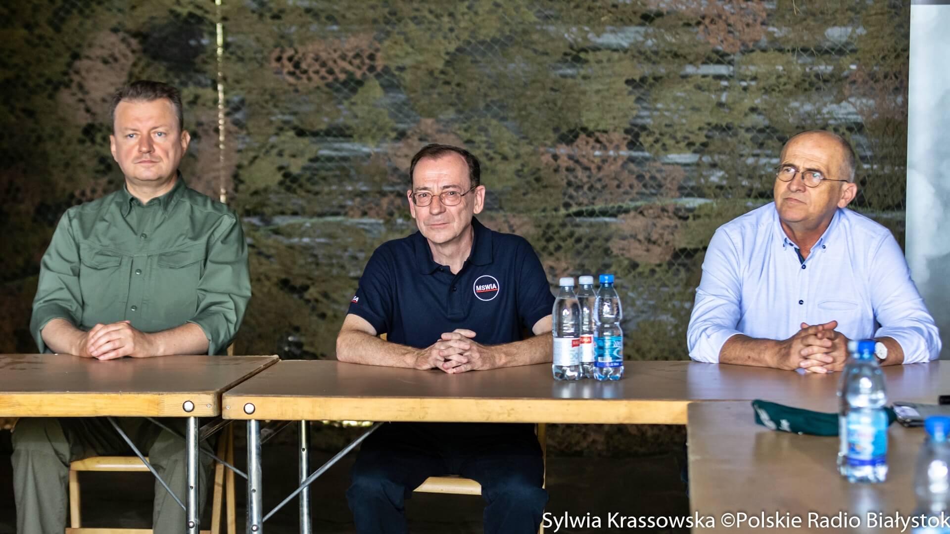 Odprawa służb mundurowych w Krynkach oraz wizyta w Usnarzu Górnym z udziałem szefów MON, MSWiA i MSZ