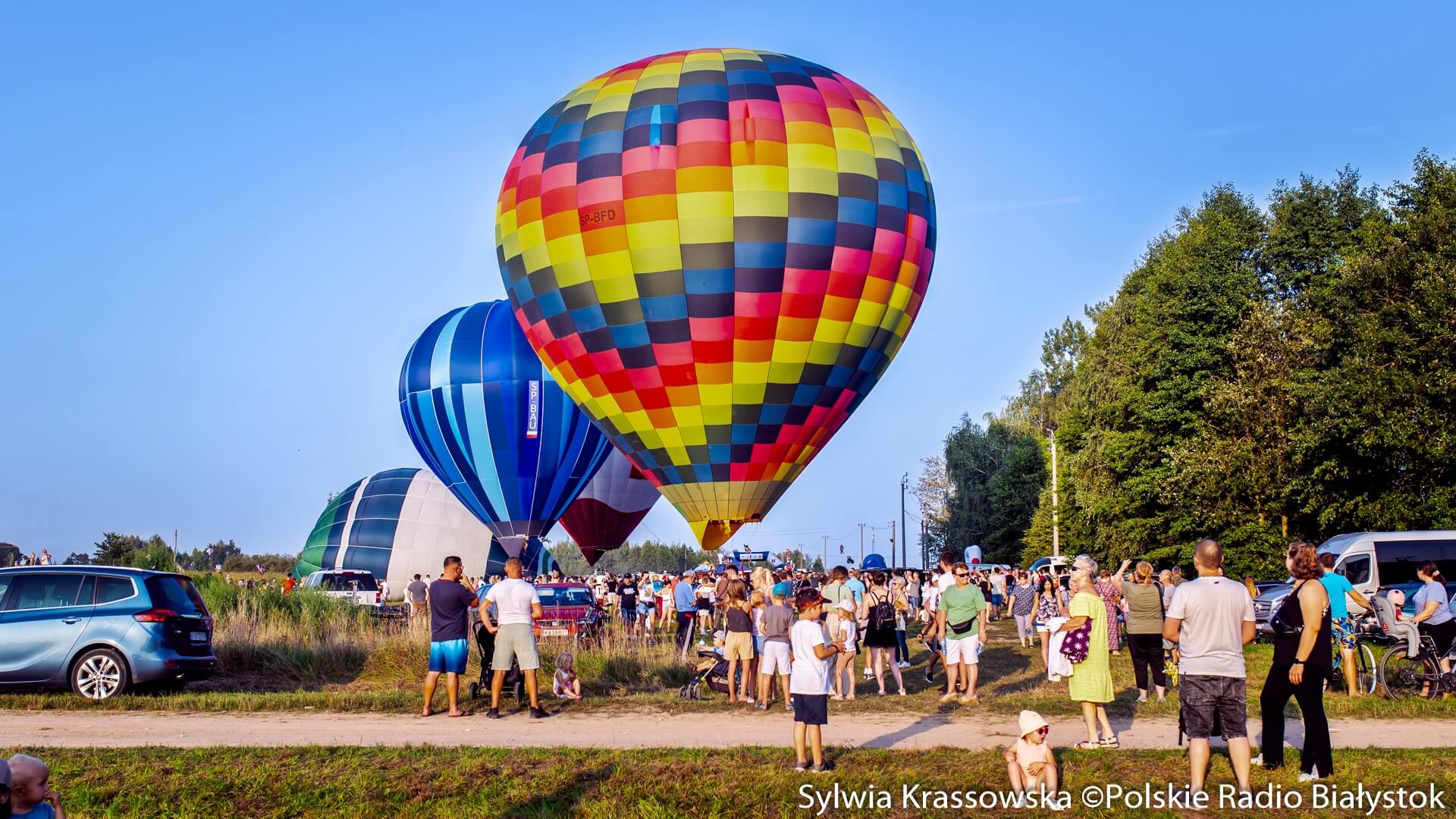 Kolorowe balony nad Turośnią Kościelną - trwa VI fiesta balonowa "Dolina Narwi" [zdjęcia, wideo]