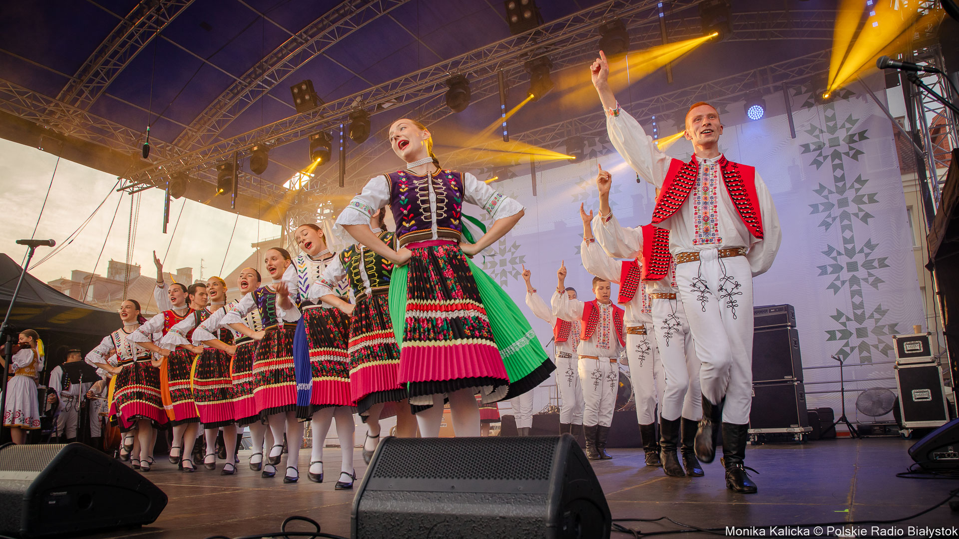 Podlaska Oktawa Kultur - uczta dla fanów muzyki i tańców ludowych [zdjęcia, wideo]