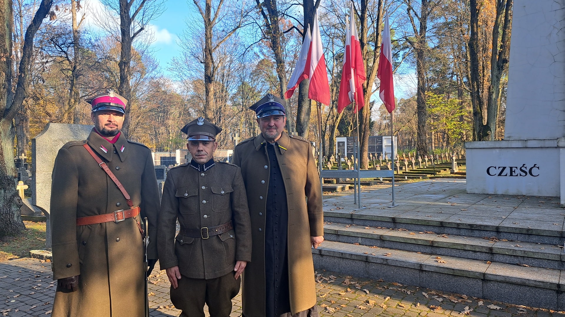 Przed Świętem Niepodległości w wielu miejscach zapłoną znicze - powraca akcja "Światło Pamięci Niezwyciężonym"
