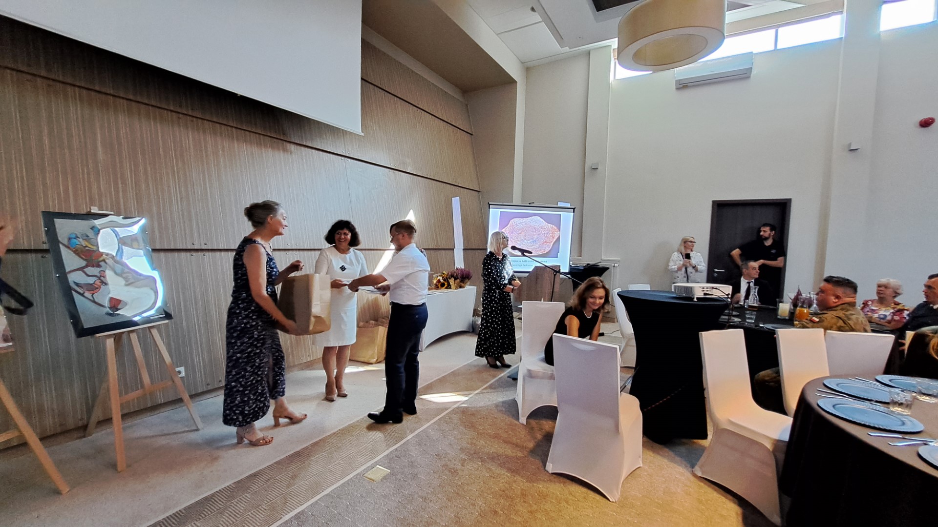 21 osób zostało nagrodzonych w Przeglądzie Twórczości Artystycznej Osób Niepełnosprawnych w Suwałkach [zdjęcia]