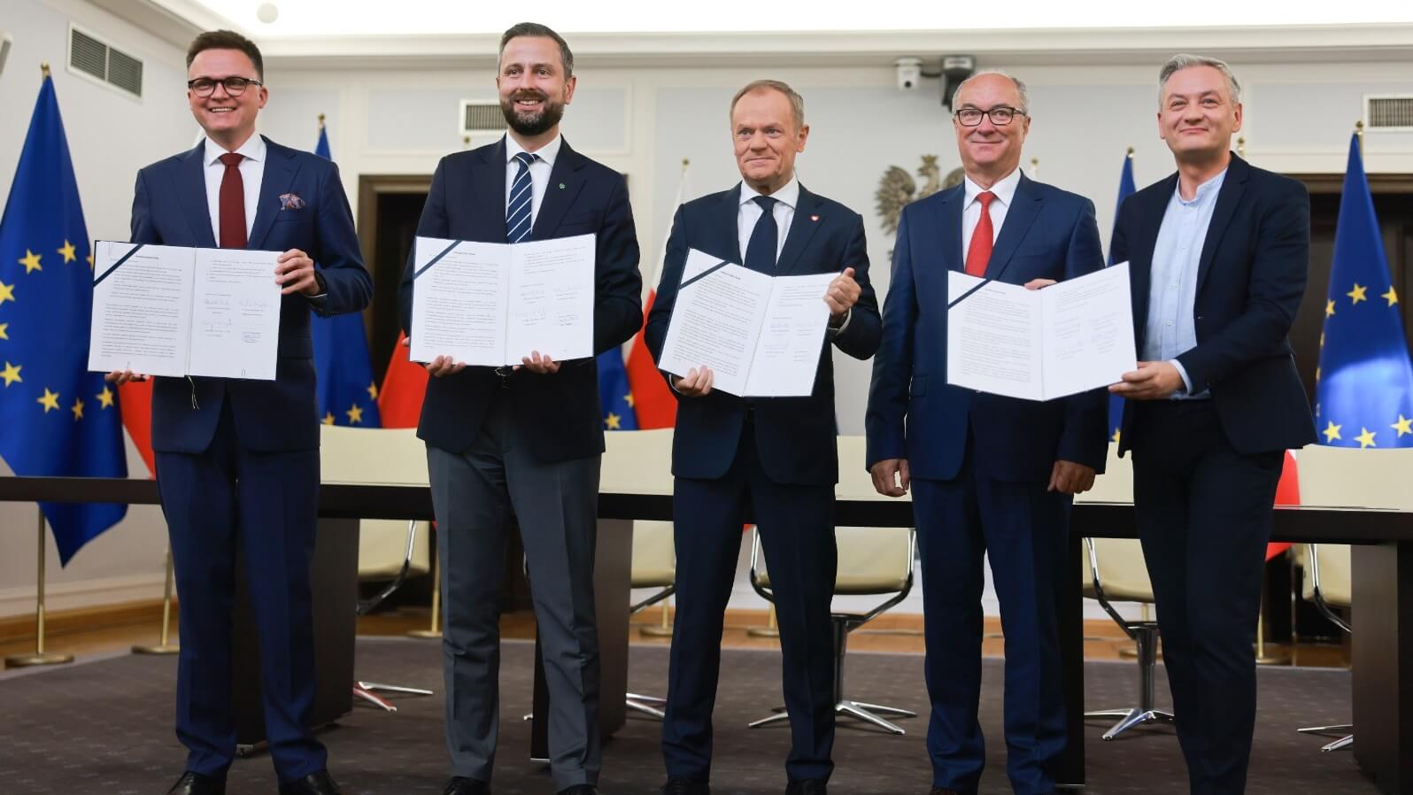 Umowa koalicyjna podpisana - liderzy PO, Trzeciej Drogi i Lewicy podpisali dokument [treść umowy]