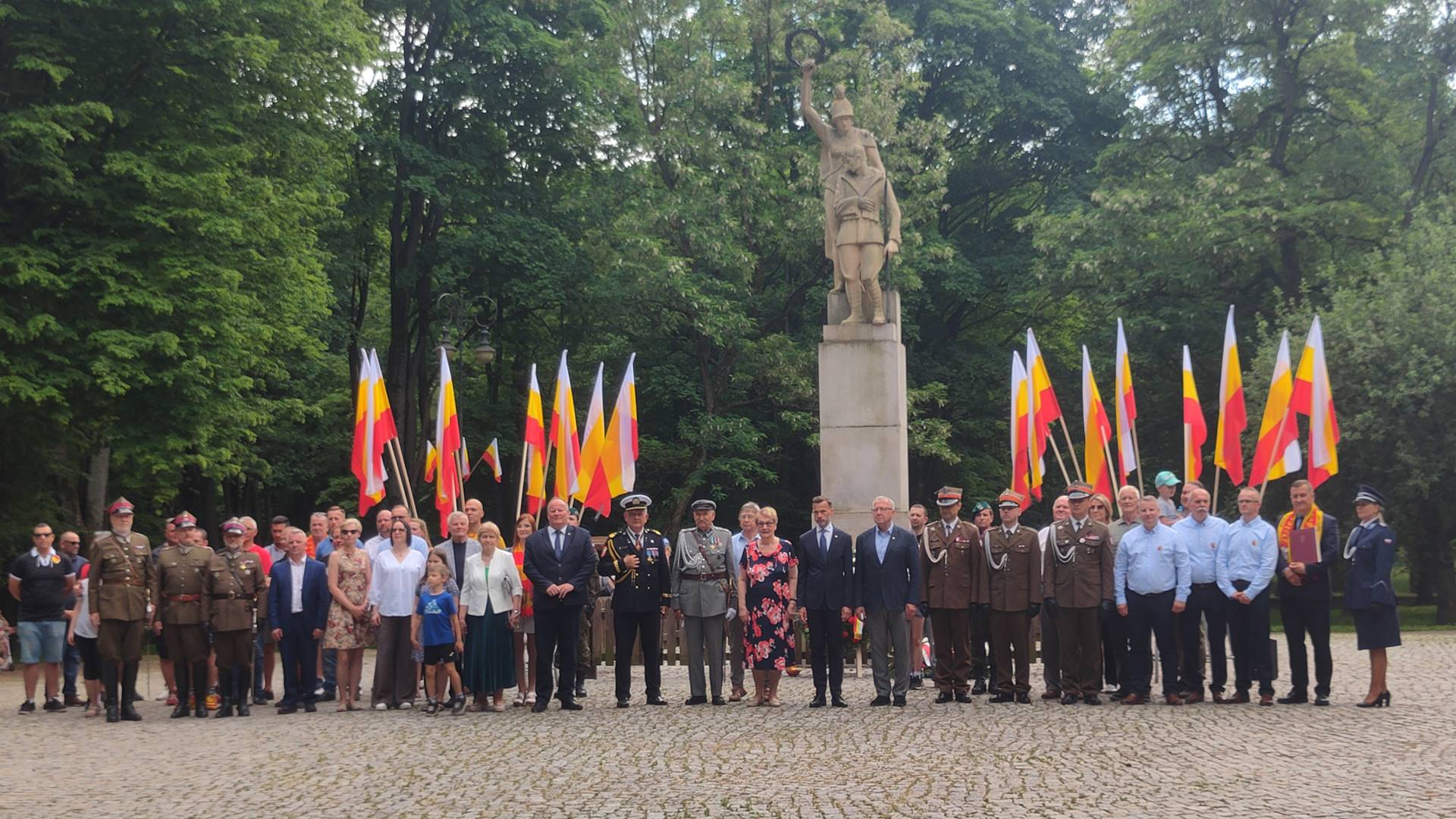 W Białymstoku uczczono pamięć 42. Pułku Piechoty, który nierozerwalnie związany jest z historią Jagiellonii [zdjęcia]