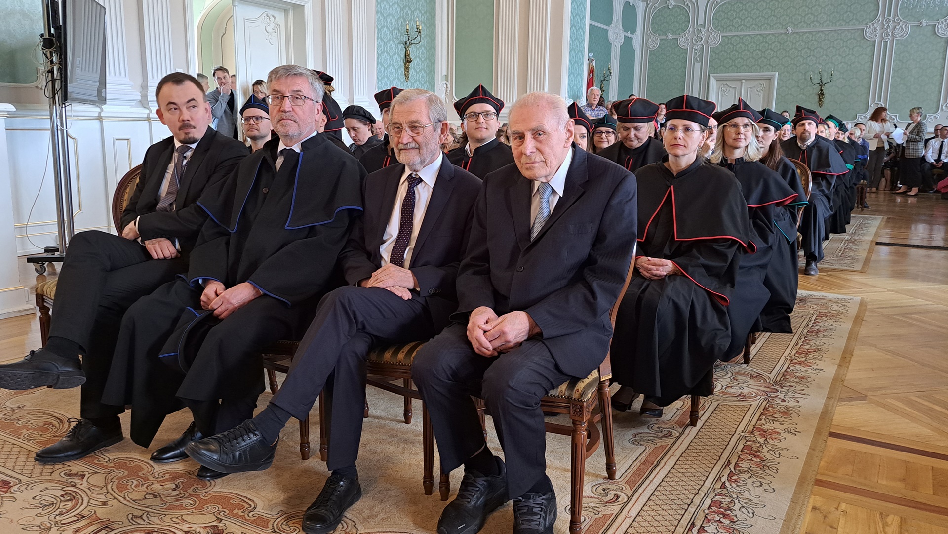 Doktor Tadeusz Borowski-Beszta otrzymał medal za zasługi dla UMB