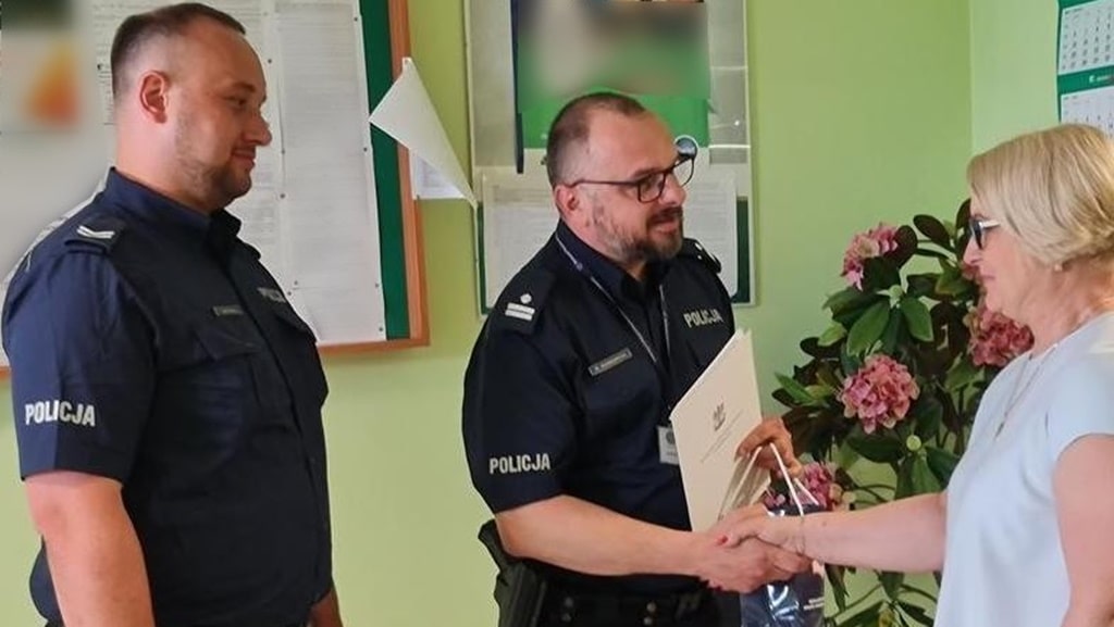 Pracownica banku z Moniek pomogła zapobiec oszustwu "na policjanta"