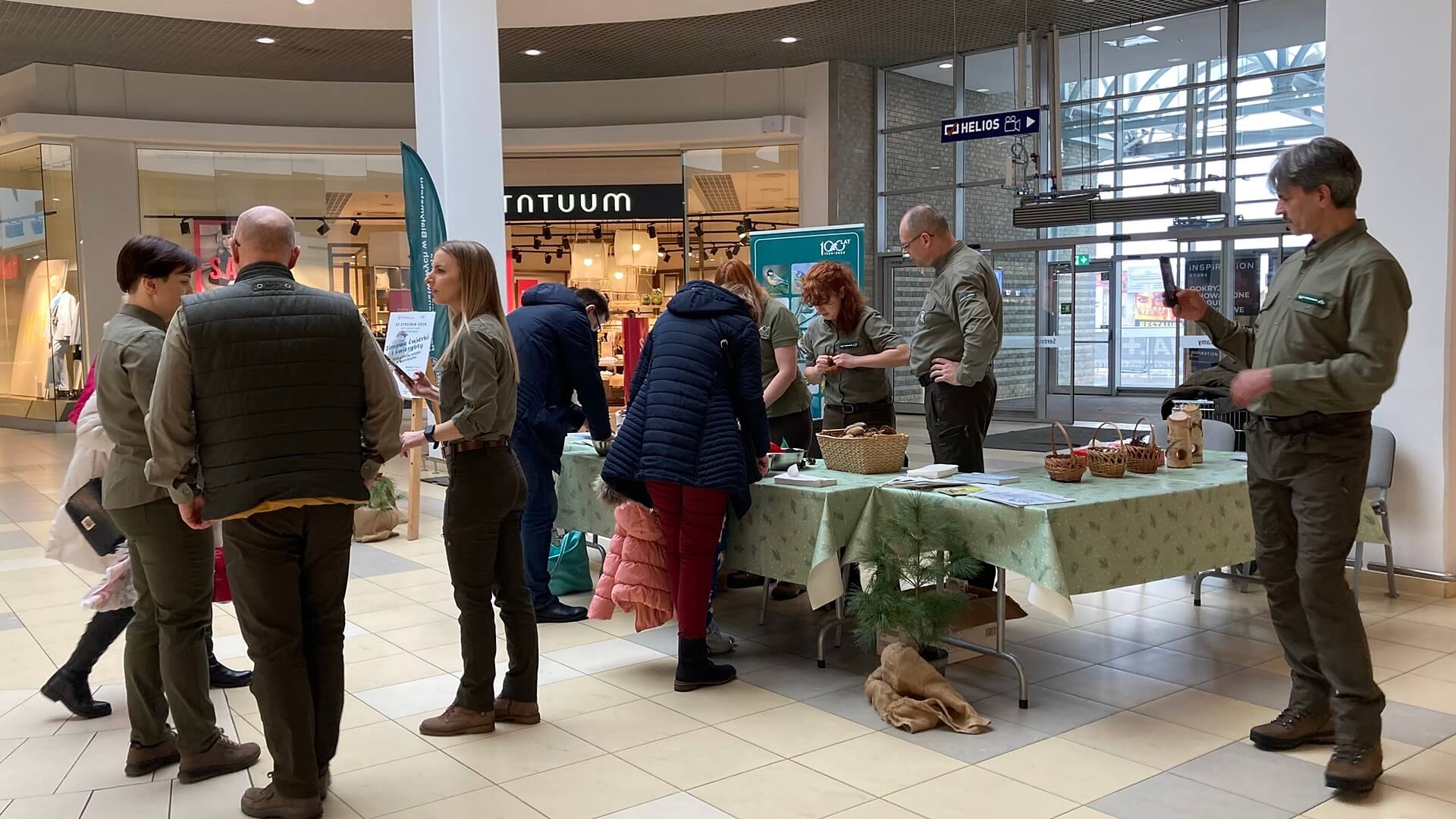 Warsztaty z zimowego dokarmiania ptaków, czyli finał audycji "Zimowe ćwierki i świergoty"