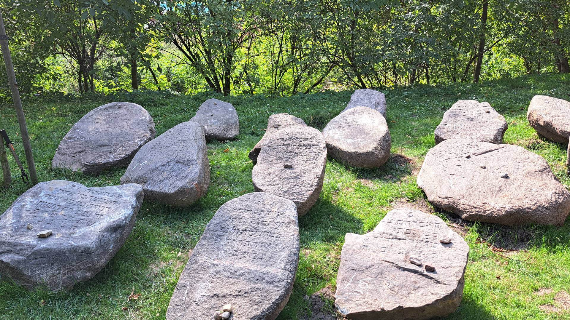 Białostoccy radni zgodzili się na budowę miejsca pamięci z macew w Parku Centralnym