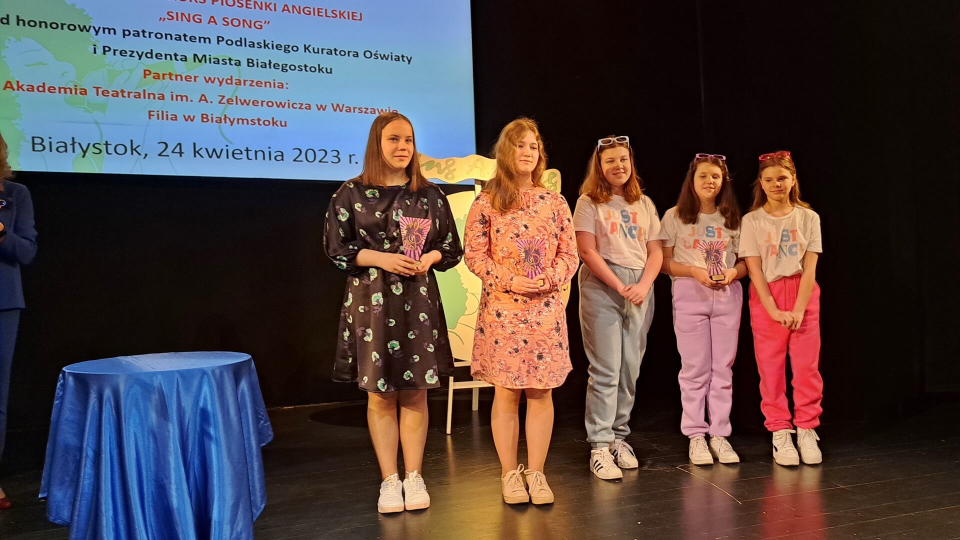 Uczniowie z Białegostoku rywalizowali w konkursie "Sing A Song"
