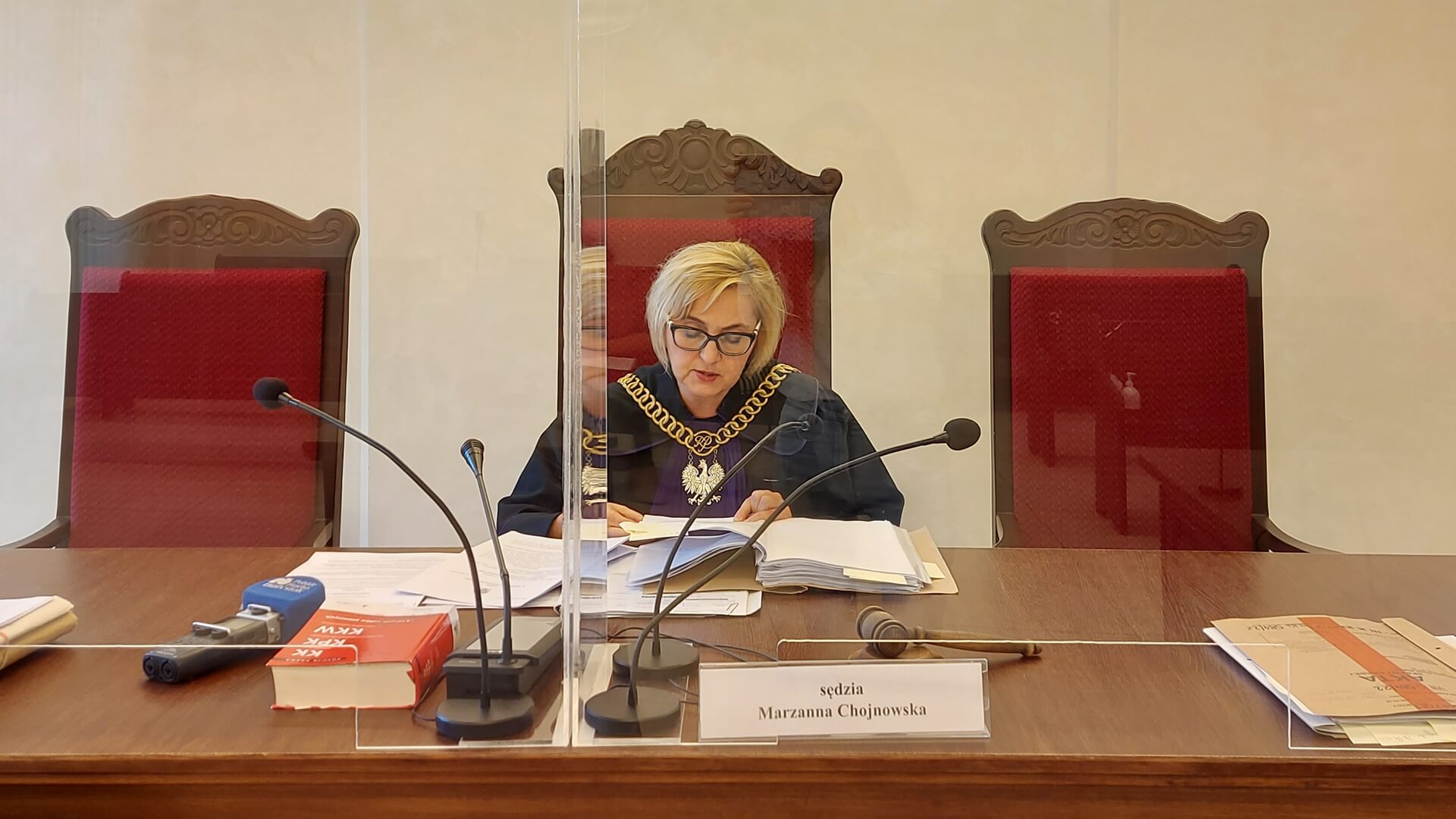 Rok więzienia dla rolnika spod Suraża, który skrajnie zaniedbał stado swoich krów