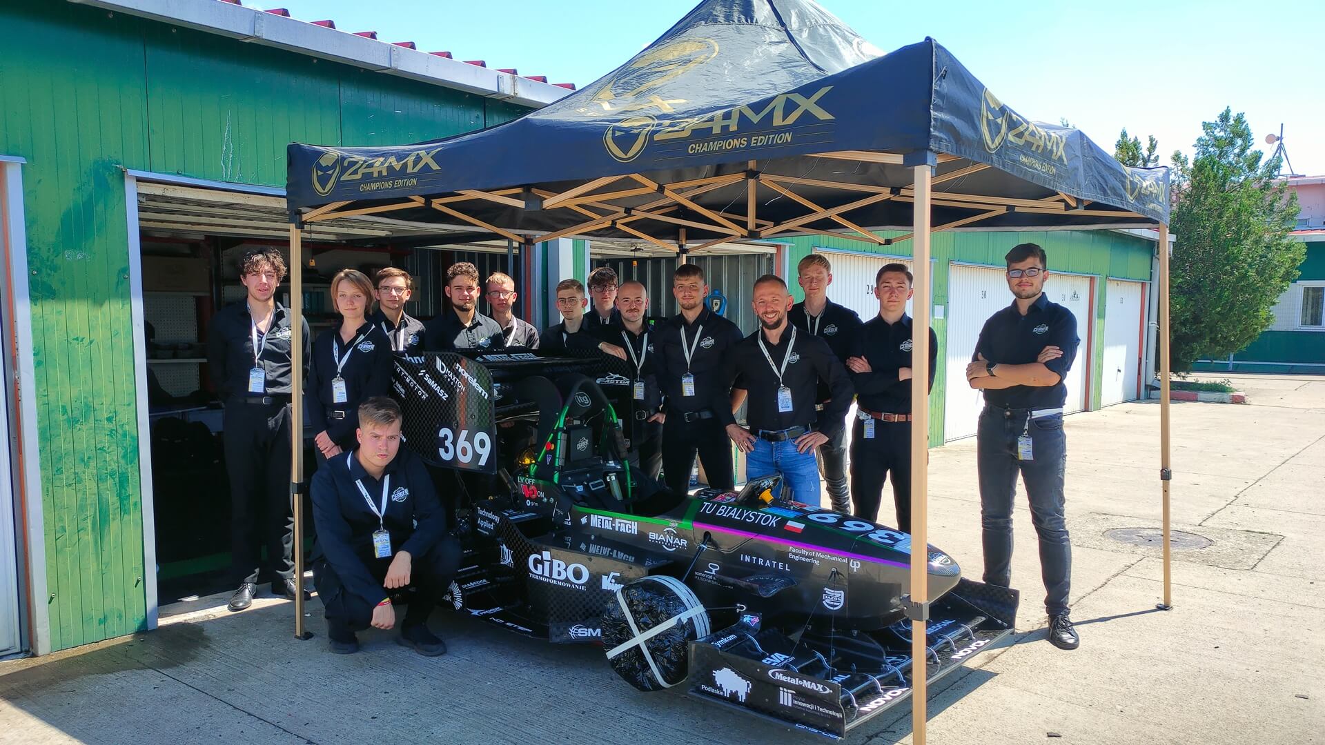 Młodzi inżynierowie z PB wygrali zawody Formula Student Romania