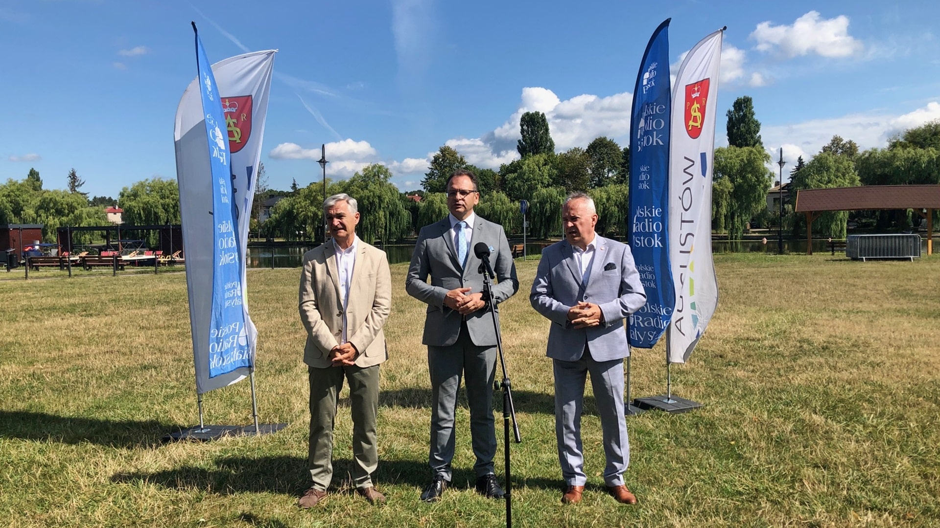 Mistrzostwa Polski w Pływaniu na Byle Czym: muzycznie, kolorowo i smacznie w Augustowie