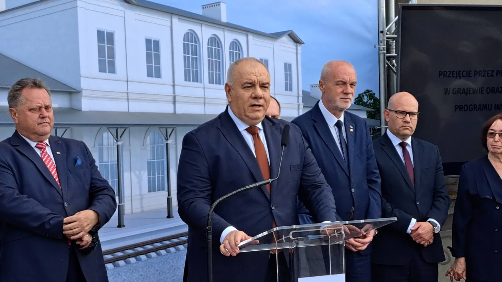 Sasin: prawie wszystkie dworce kolejowe w woj. podlaskim zostaną wyremontowane