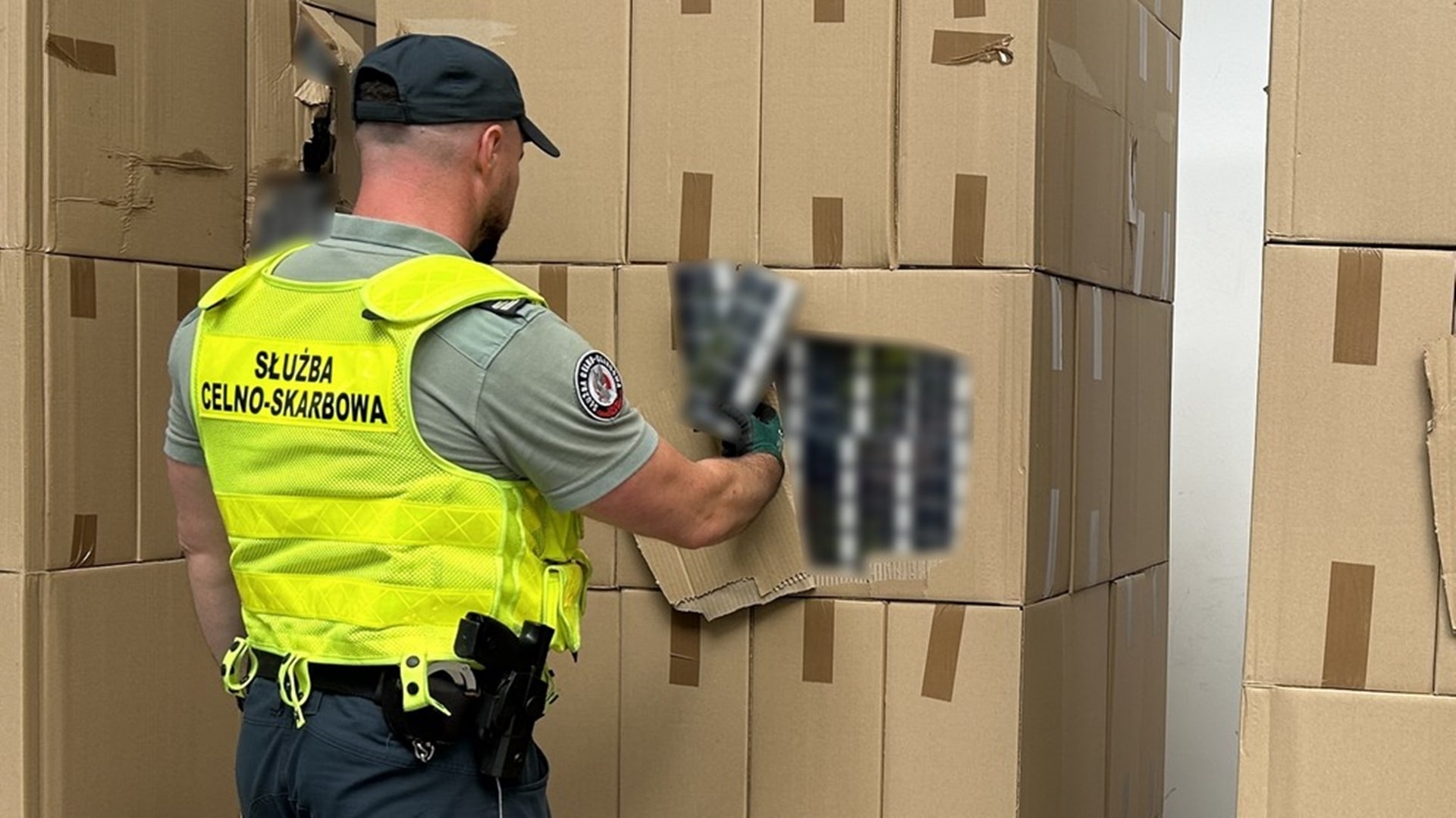 Kontrabanda zamiast płatków owsianych. KAS udaremniła największy w tym roku przemyt papierosów