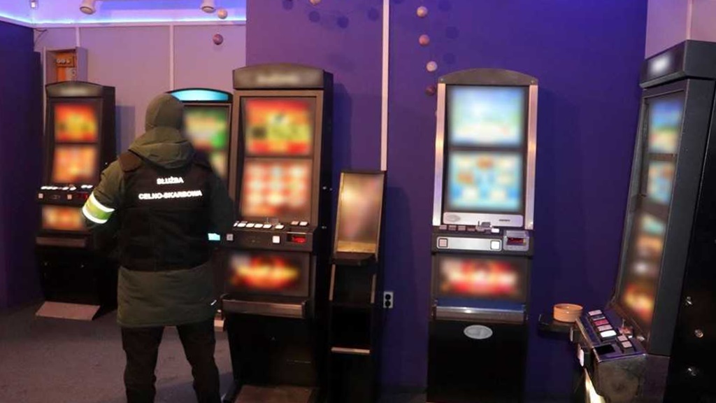 KAS zlikwidowała nielegalny salon gier hazardowych w Zambrowie