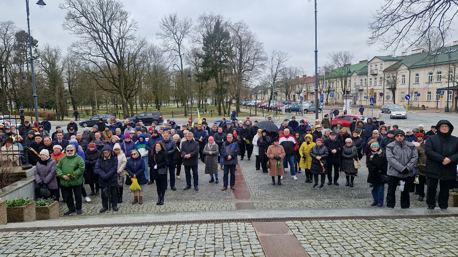 W Suwałkach wyrażono sprzeciw wobec ataków na papieża Polaka