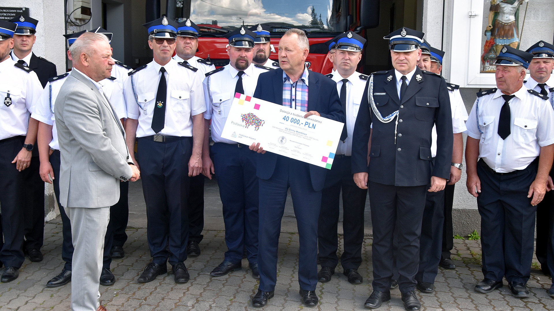 Strażacy ochotnicy z gminy Miastkowo dostali 40 tys. zł - za te pieniądze kupią nowy sprzęt