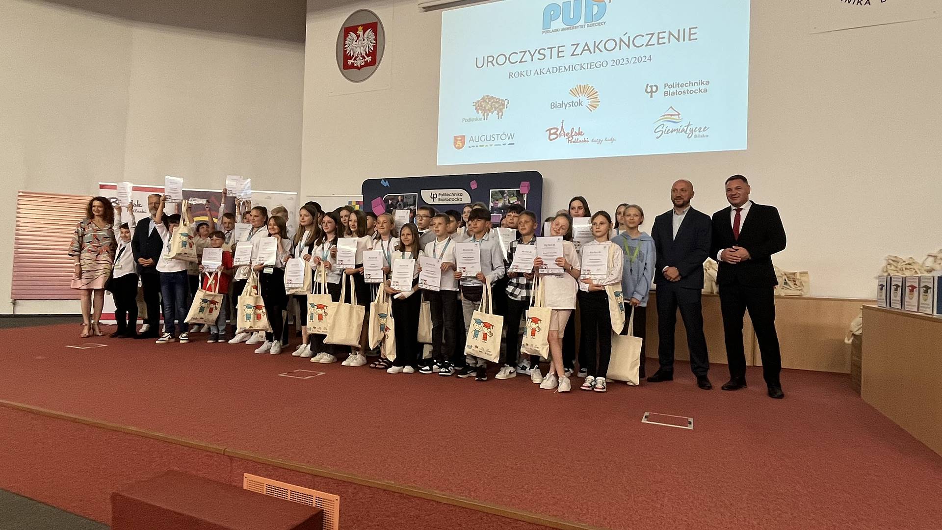 Zakończyła się 15. edycja Podlaskiego Uniwersytetu Dziecięcego - 200 uczniów odebrało dyplomy