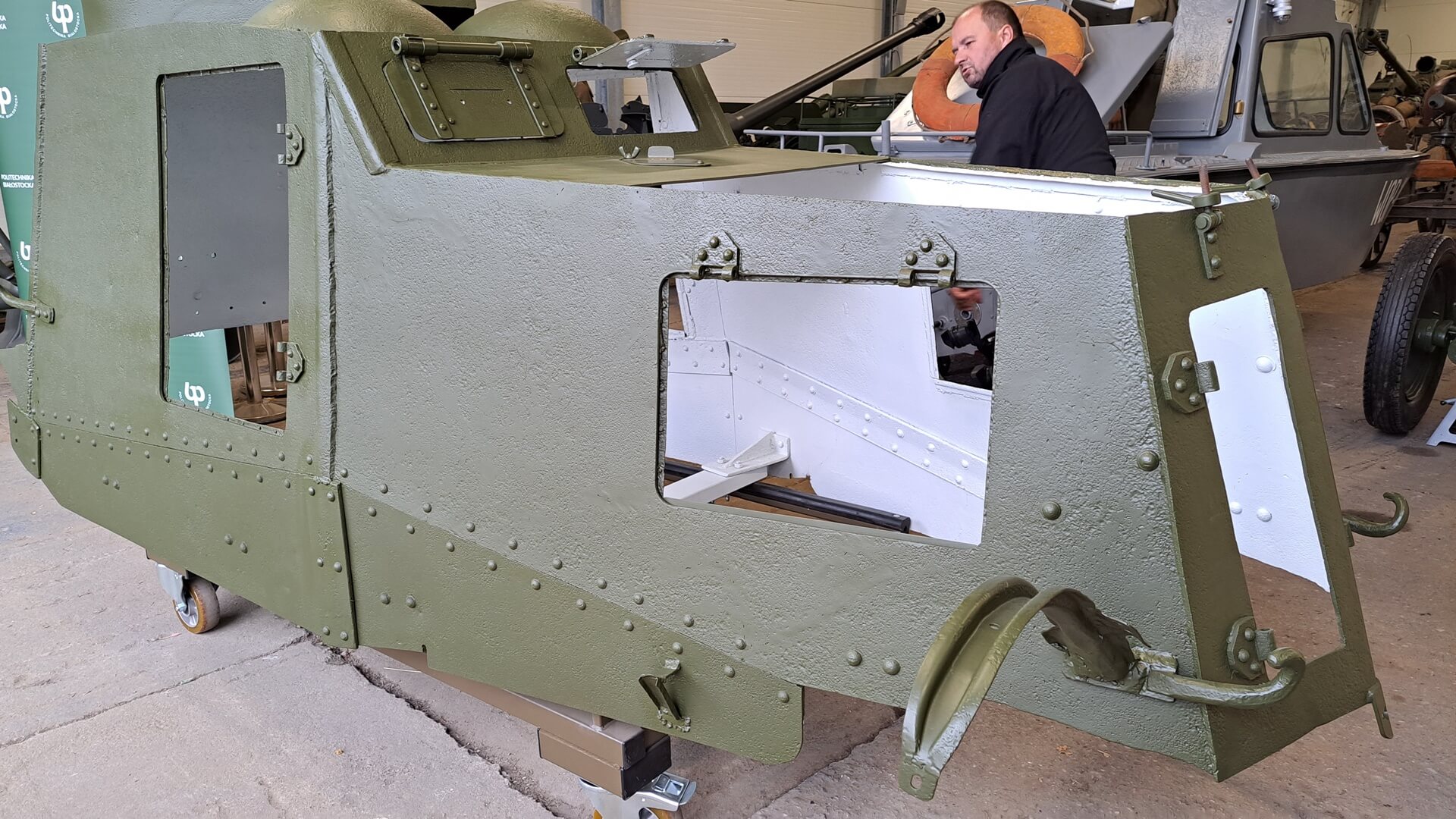 Politechnika Białostocka odnowiła samochód pancerny FAI-M ze zbiorów Muzeum Wojska