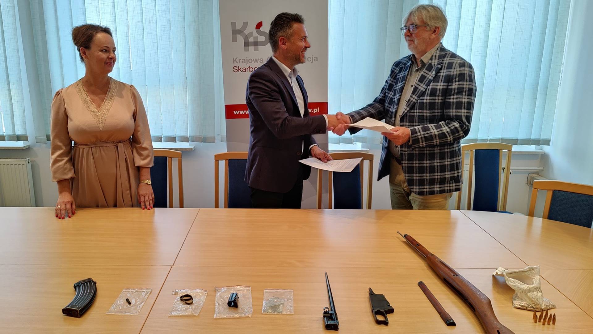 Podlaska KAS przekazała kolejne eksponaty do Muzeum Wojska w Białymstoku