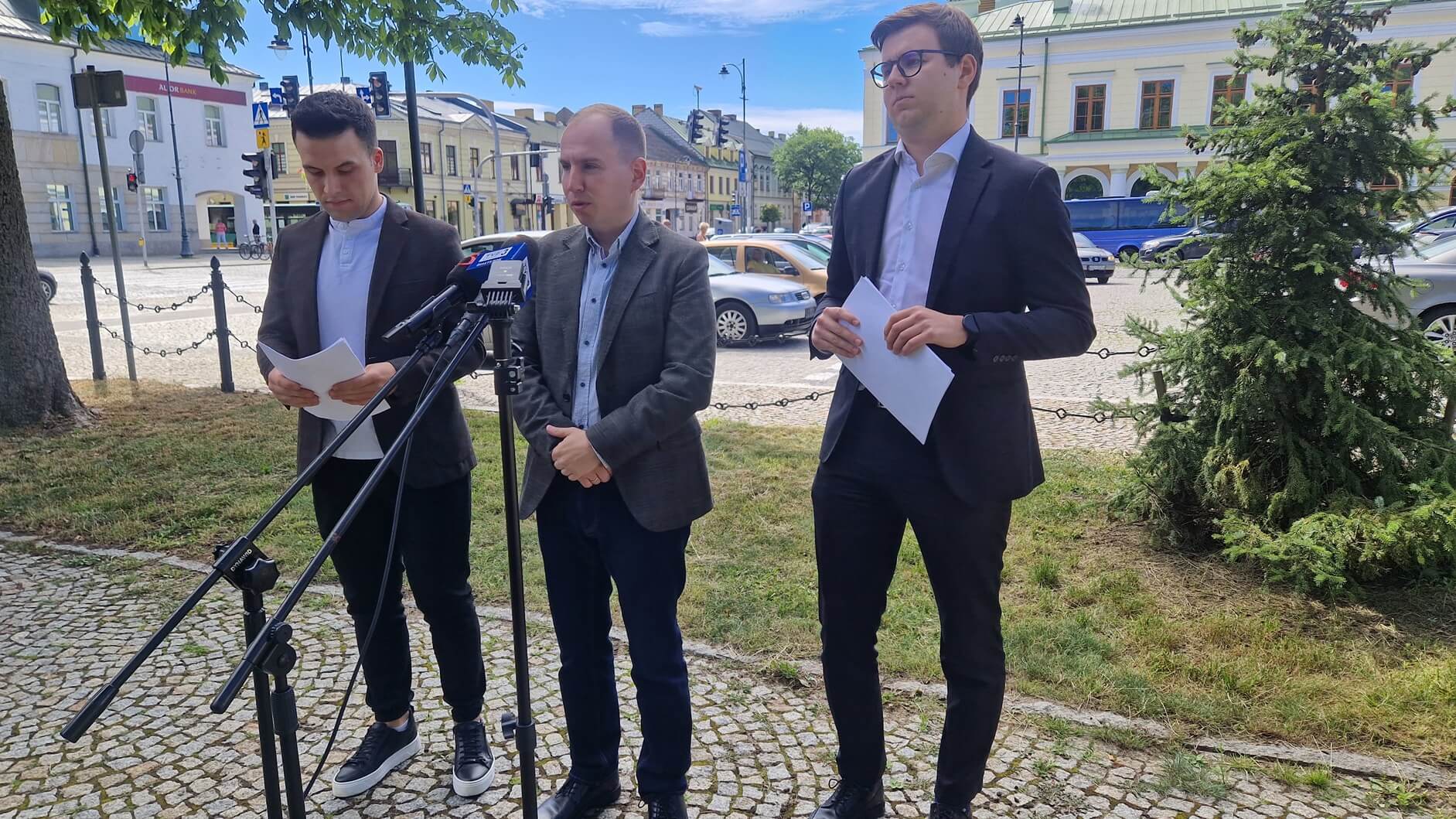 1000 migrantów do Suwałk? Poseł Andruszkiewicz alarmuje