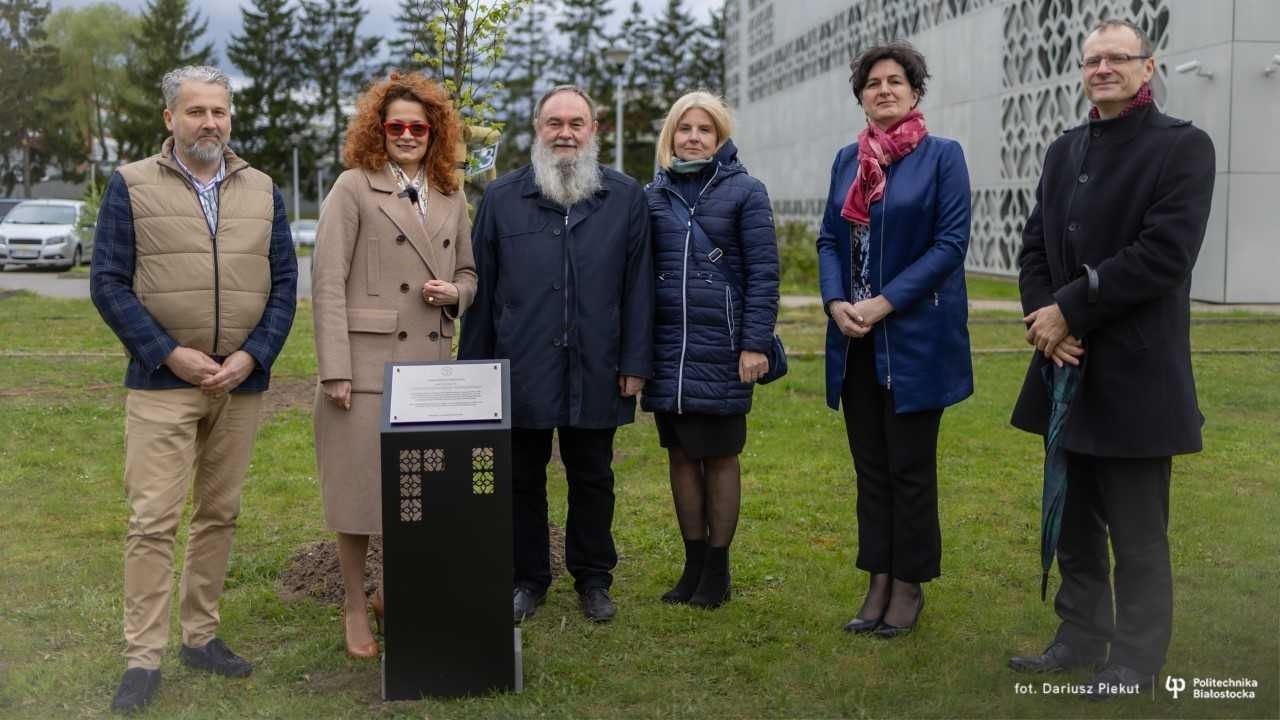 Politechnika: przed Centrum Nowoczesnego Kształcenia powstał Ogród Nauki