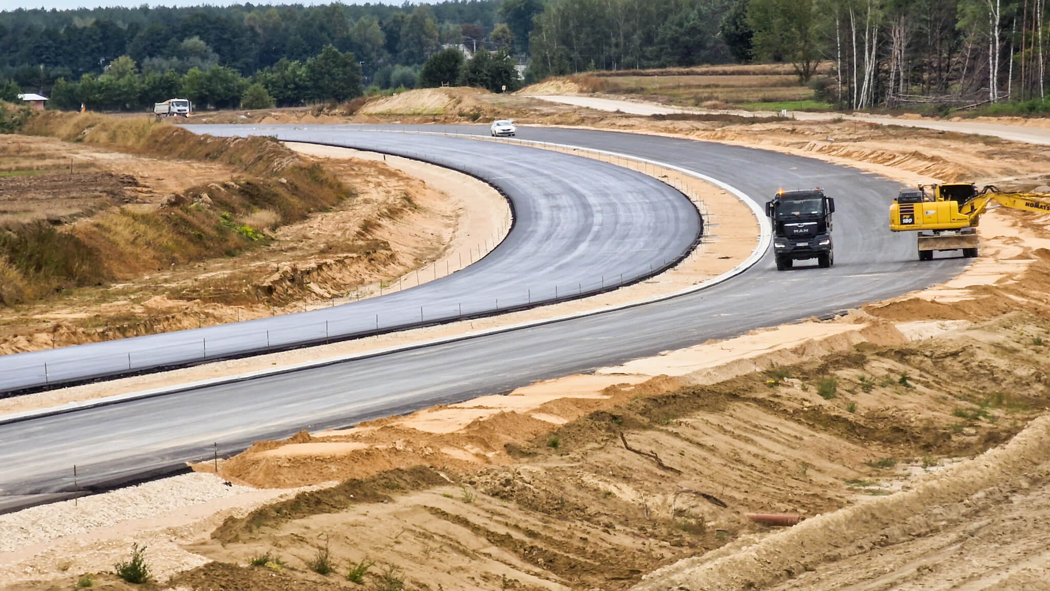 Via Baltica: zaawansowane prace na części węzła, który połączy drogi S8 z budowaną S61