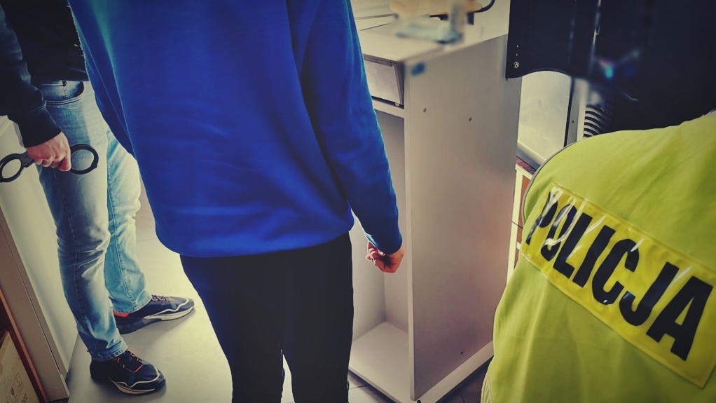 Łomżyńscy policjanci zatrzymali podejrzanych o handel narkotykami