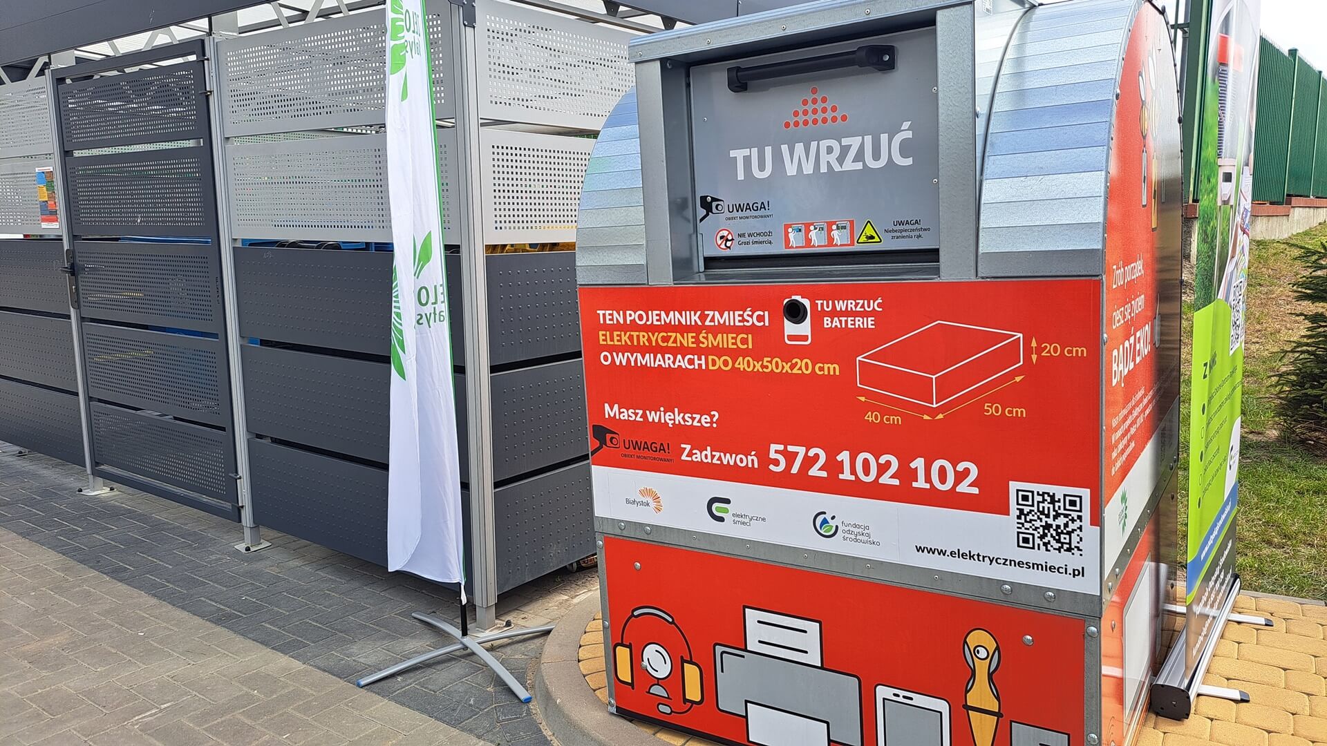 Do korzystania z elektrobudek zachęcają białostoczan lokalne władze - w mieście jest prawie 100 takich pojemników