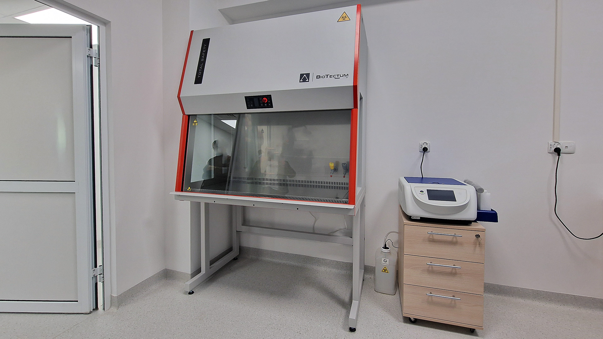 W Szpitalu w Grajewie działa odnowione laboratorium