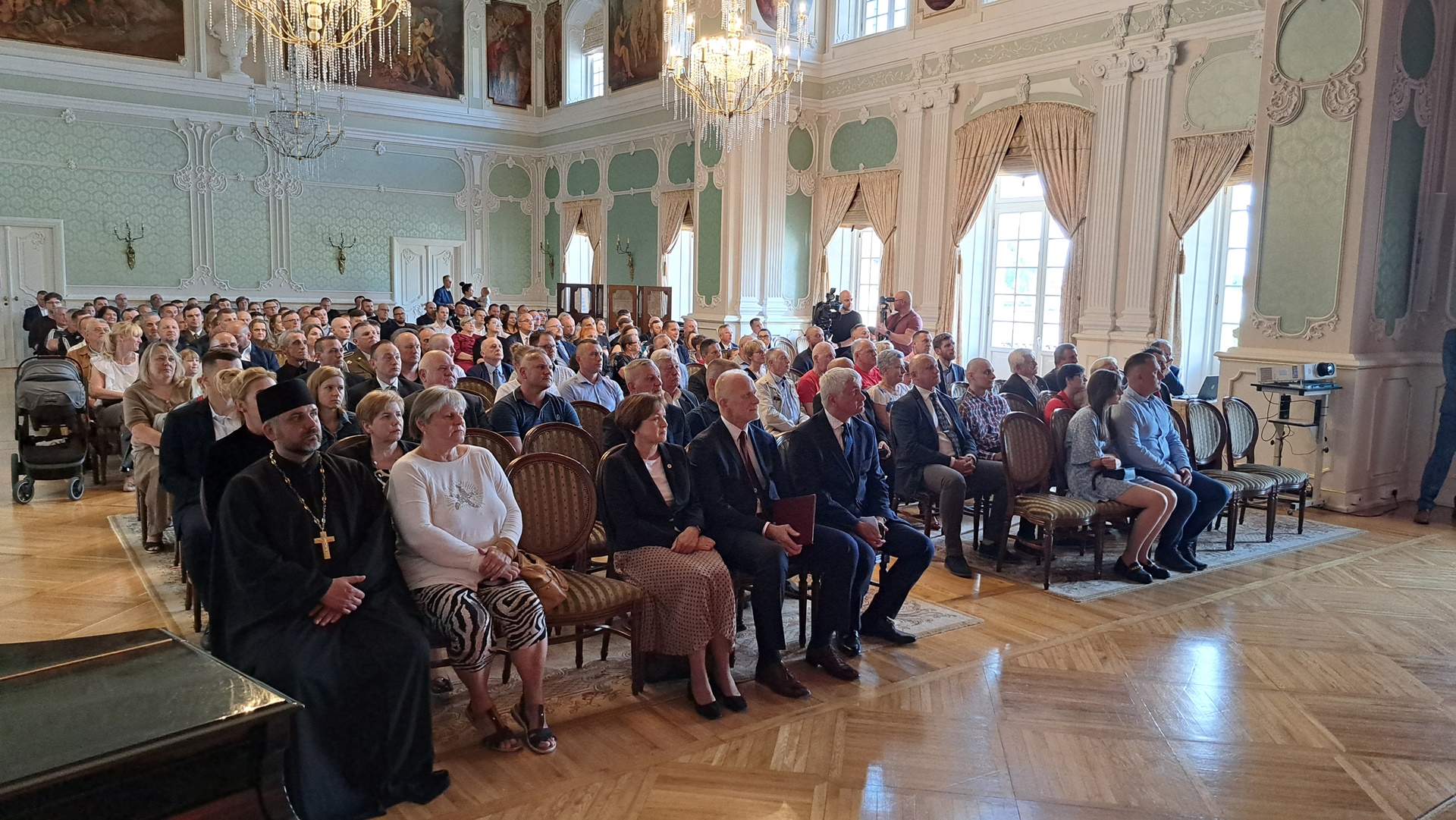 Wyróżnienia i podziękowania dla zasłużonych honorowych krwiodawców