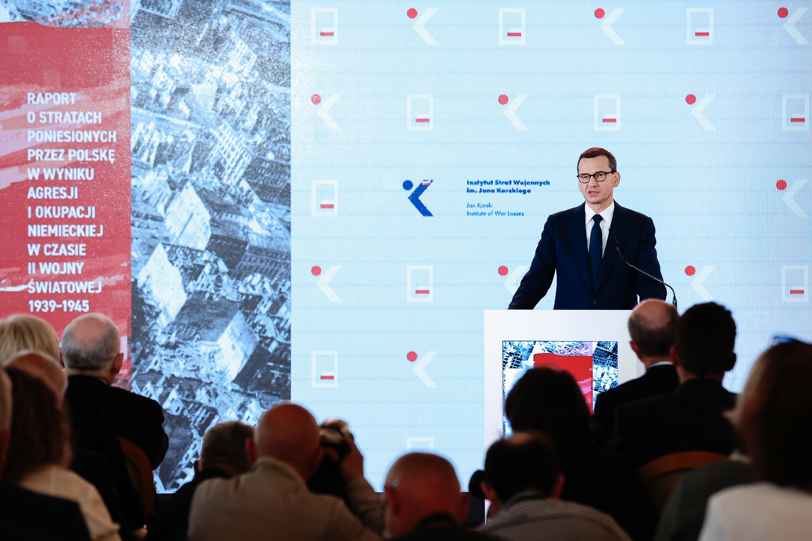 Rząd przedstawił raport o stratach poniesionych przez Polskę w wyniku niemieckiej agresji