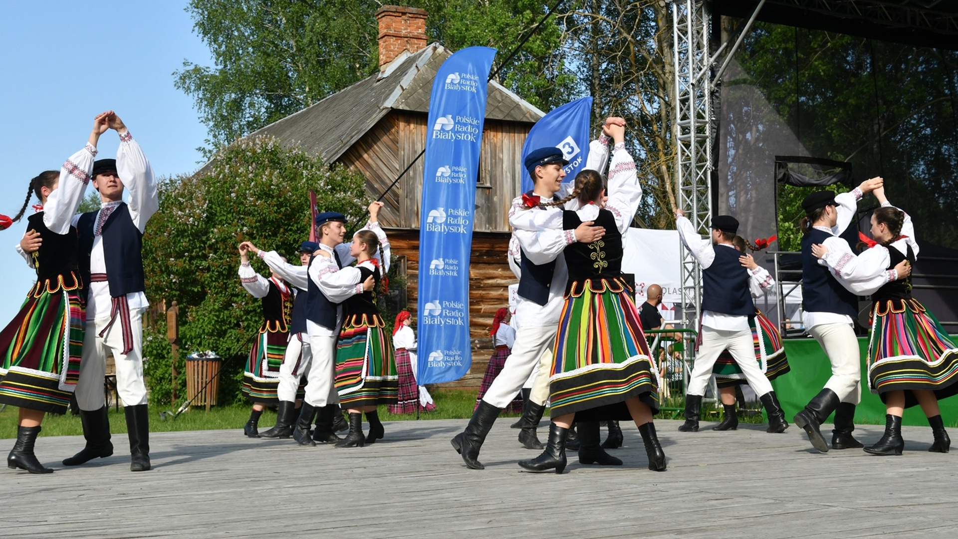 Tradycje Zielonych Świątek na festynie w skansenie