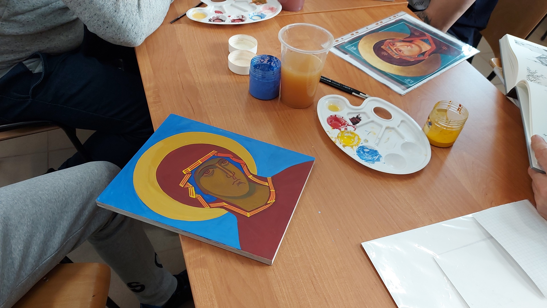 "Ikony zza krat" - reportaż Anny Petrovskiej