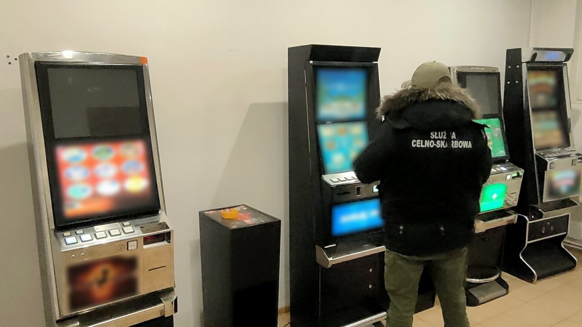 Podlaska KAS skonfiskowała w Zambrowie nielegalne automaty do gier