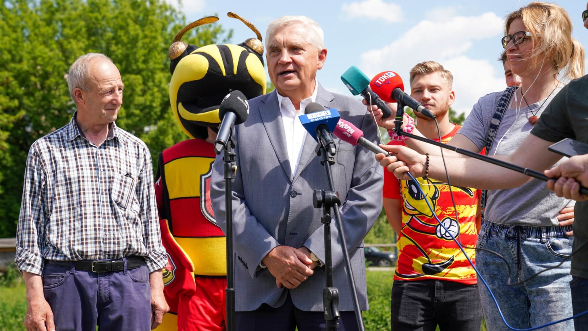 Z białostockiej miejskiej pasieki zebrano pierwszy w tym roku miód