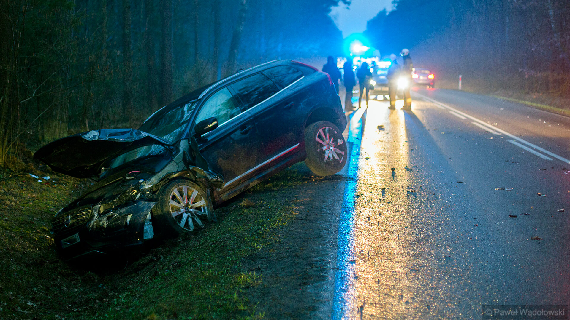 DW 668 z Łomży do Jedwabnego zablokowana - doszło do zderzenia trzech osobówek i autobusu