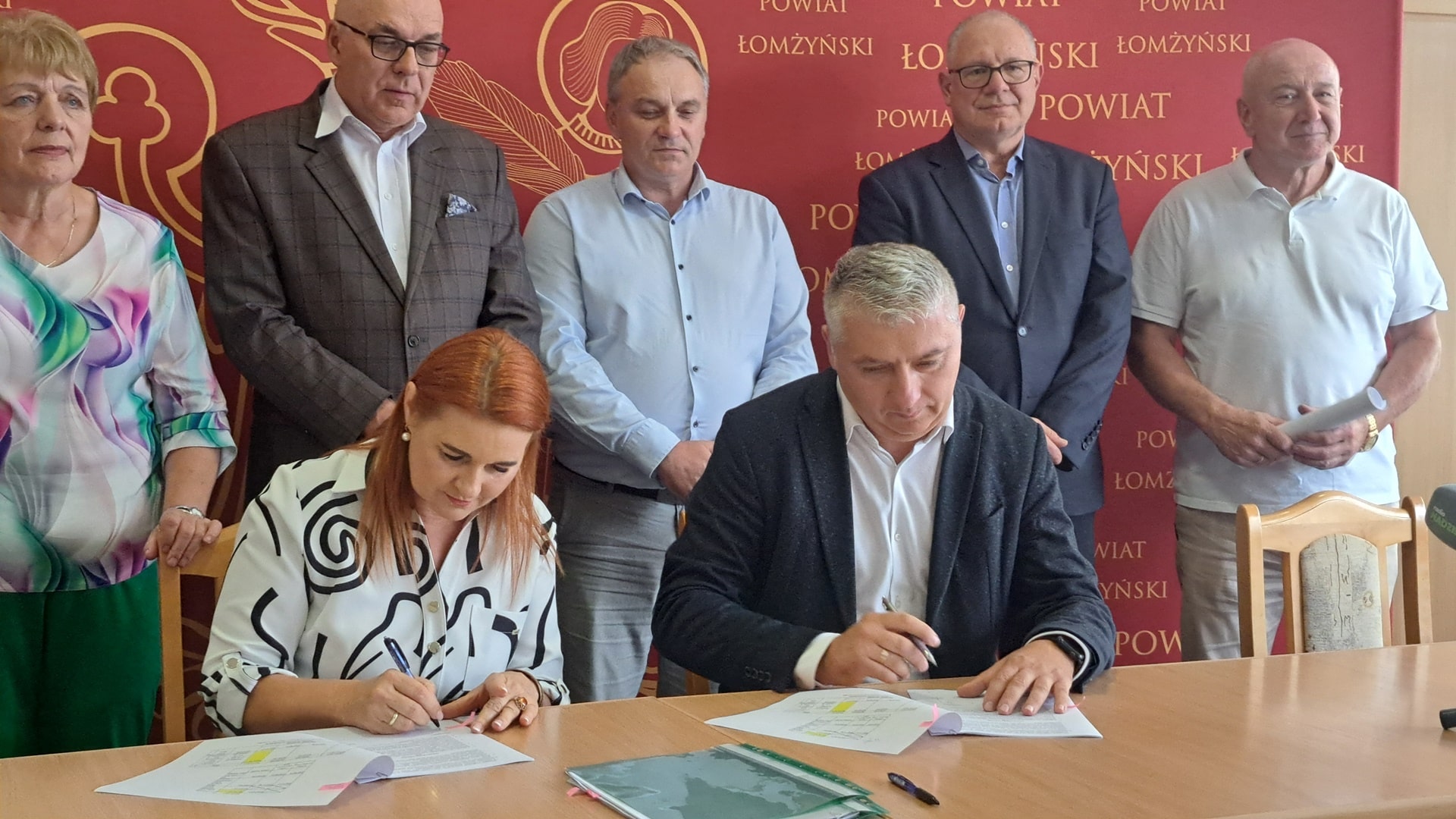 Będą nowe drogi w powiecie łomżyńskim - podpisano umowy na ich wybudowanie