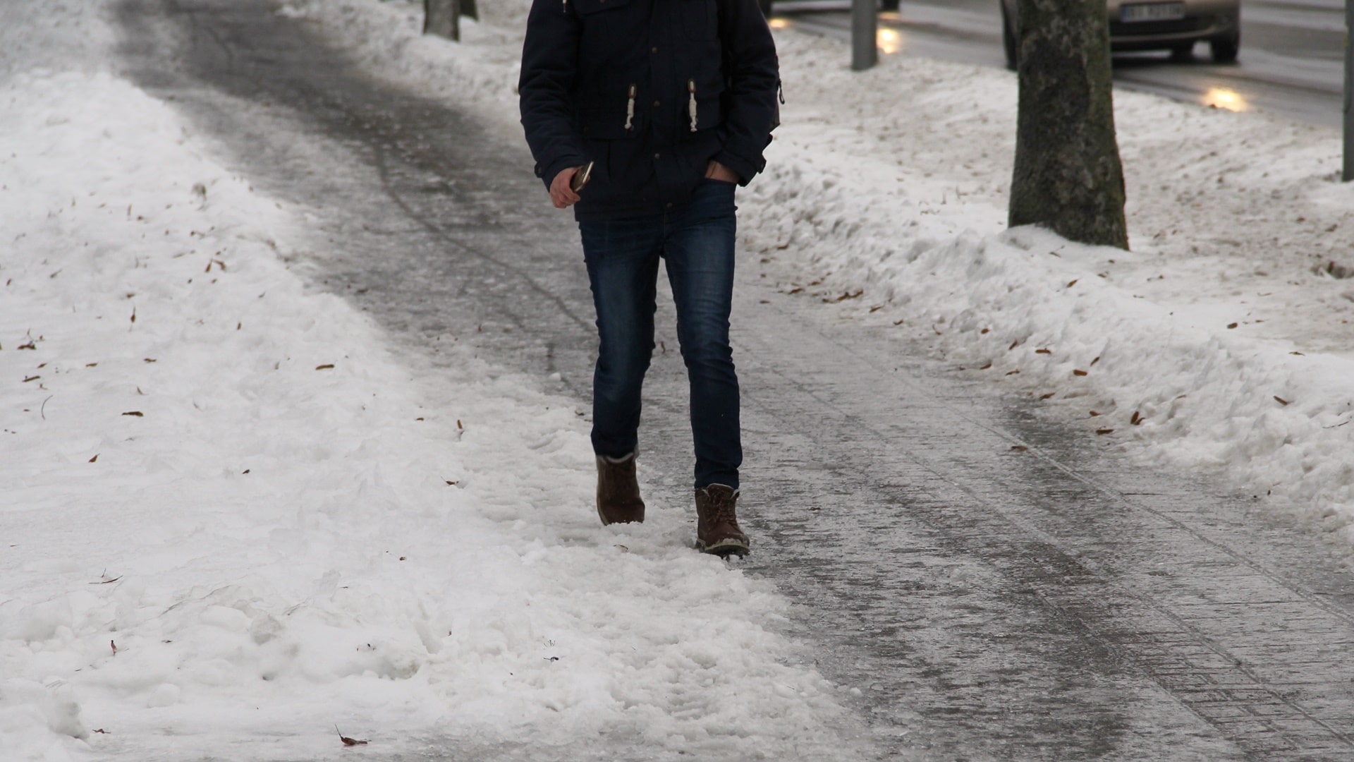 Deszcz z opadami śniegu i gołoledź - synoptycy ostrzegają przed trudnymi warunkami atmosferycznymi